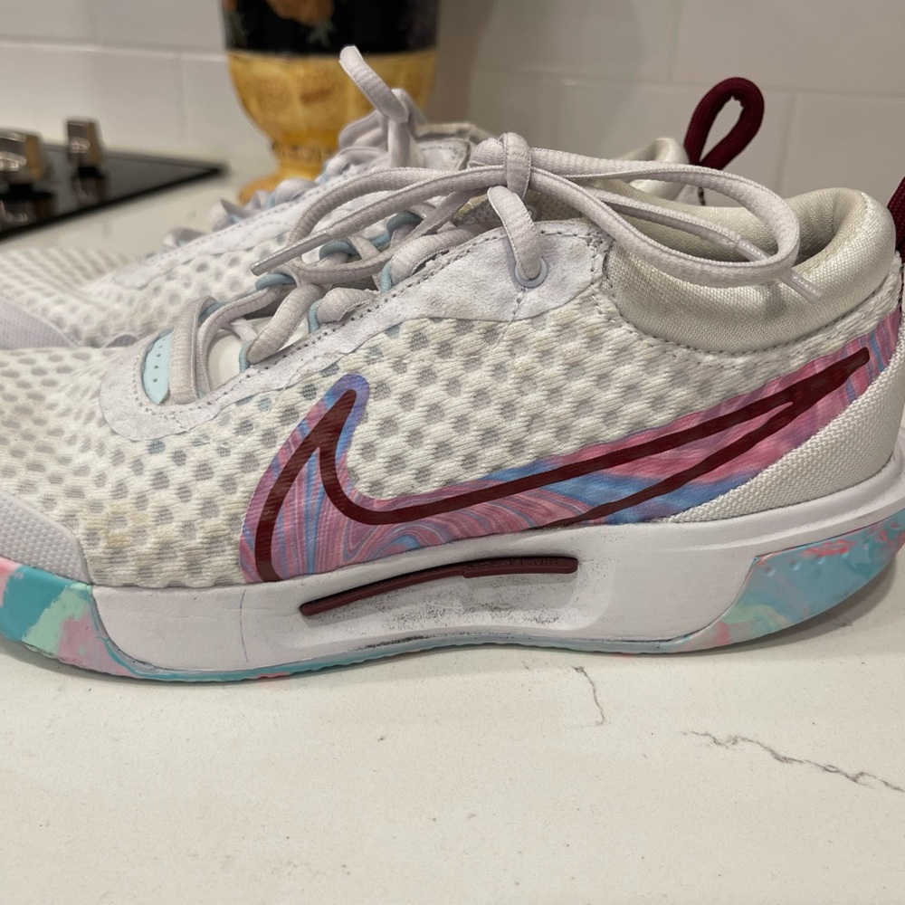 Nike Women's Athletic Shoes - White and Maroon